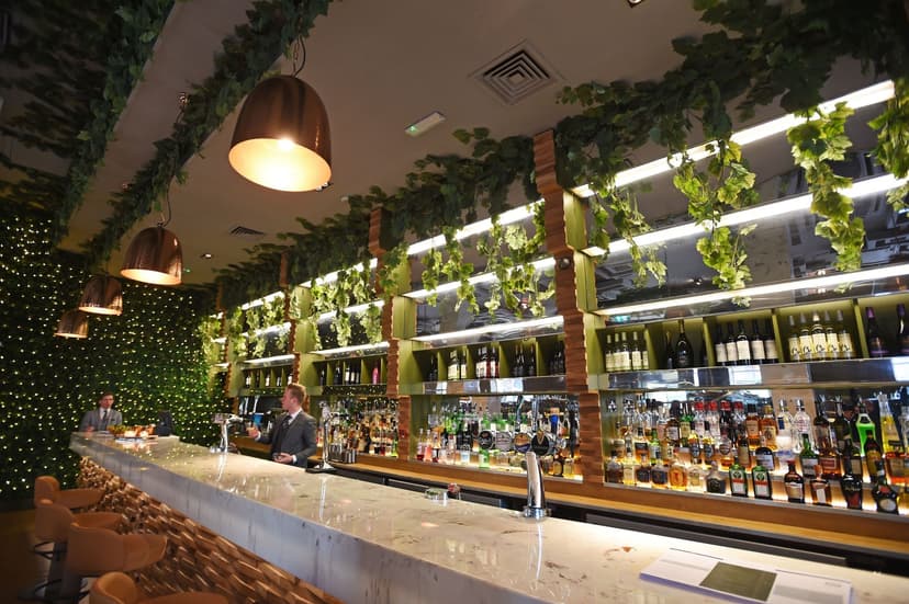 Hotel Bar & Restaurant Refurbishment Project - Image 4