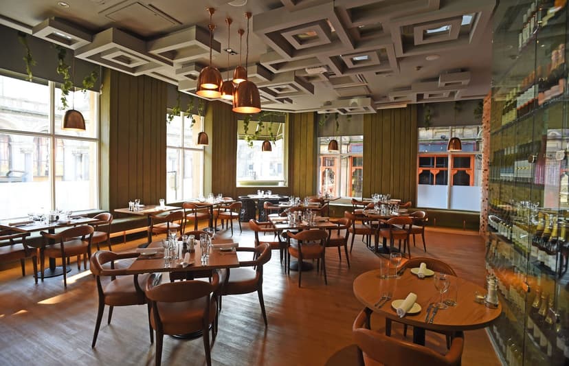 Hotel Bar & Restaurant Refurbishment Project - Image 6