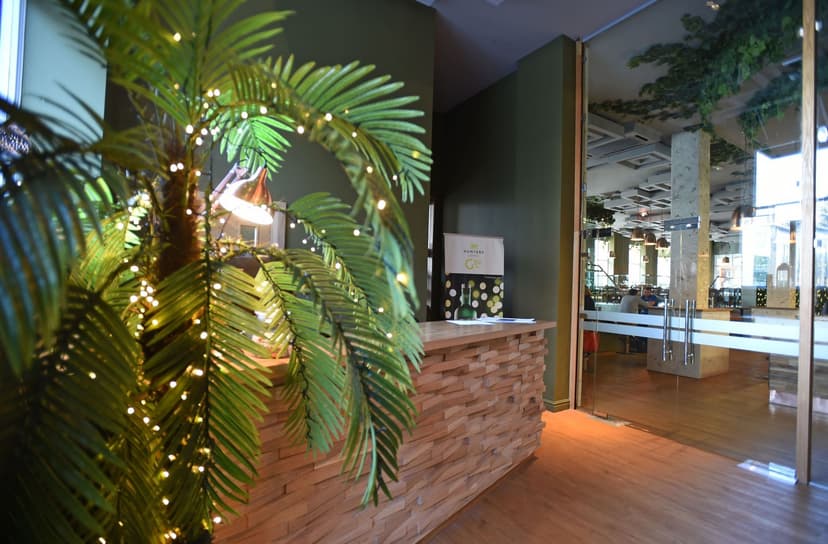 Hotel Bar & Restaurant Refurbishment Project - Image 7