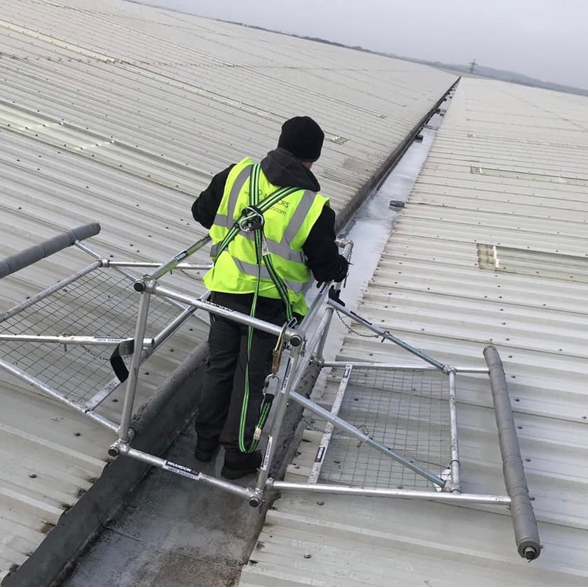 Roof Gutter Cleaning Works - Image 4