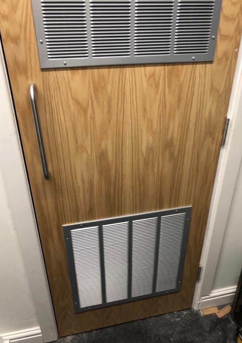 Server Room Fire Door With Intumesecent Grilles - Image 4